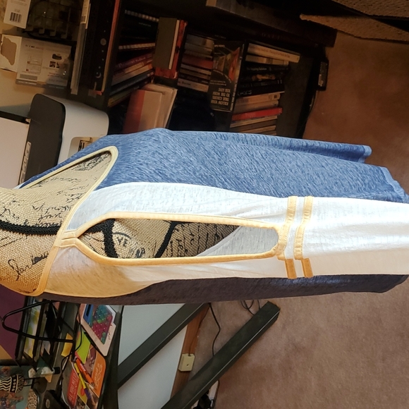 Maurices 24/7 cold shoulder shirt size Medium - Picture 4 of 8